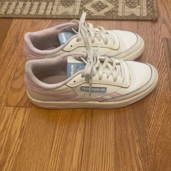 Gently Used Reebok’s - Picture 3 of 3